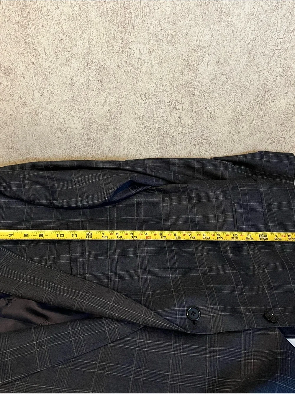 Jos A Banks Suit Signature Gold 100% Wool plaid 46R Jacket 41 W Pleated Slacks